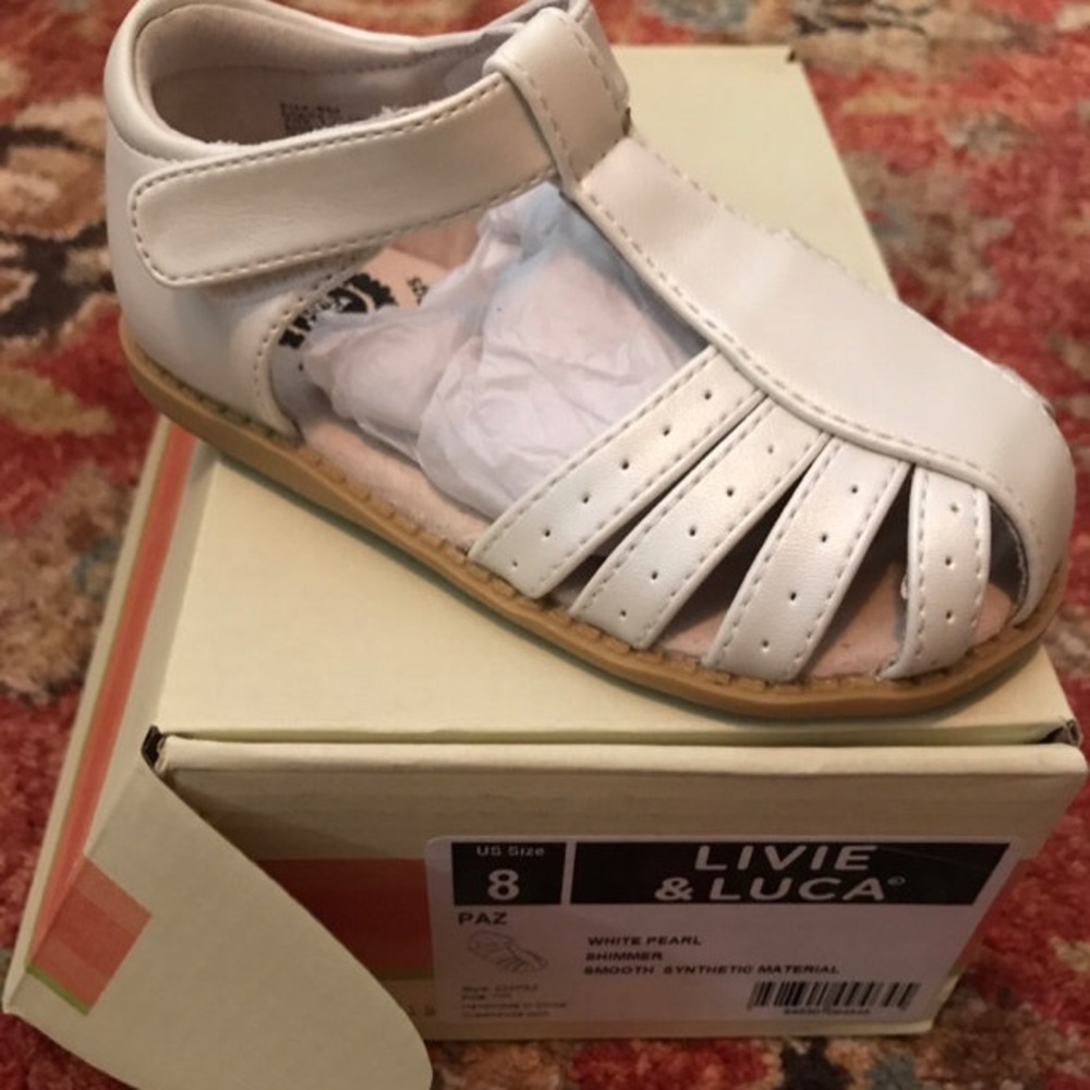 Livie & Luca Sandals Size 8